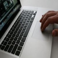 FBI Mata-matai 12 Juta Pengguna Apple?