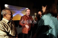 Saling bertemu para nasabah dengan jajaran Direksi dan Komisaris Commonwealth Bank Australia (CBA Group), yang saat ini adalah bank terbesar ke-8 dunia, serta perwakilan dari tiga unit usaha CBA Group di Indonesia, yakni Commonwealth Bank Indonesia, Commonwealth Life Indonesia, dan First State Invesments Indonesia.