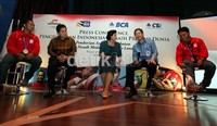 Sebagai wujud kepedulian Bank BCA memberikan penghargaan berupa perlindungan Asuransi Kesehatan kepada atlet dari cabang olahraga angkat besi yang berhasil meraih mendali perak dan perunggu di ajang Olimpiade London 2012.
