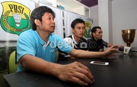 Perceraian ini bukan karena ada paksaan, namun karena keinginan berdua. Bona dan Ahsan berpasangan sejak usia remaja. Selama berdua, prestasi mereka memang kurang meroket.