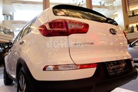 Untuk Indonesia, KIA Sportage Platinum tersedia 4 pilihan warna mulai dari Bright Silver, Clear White, Mineral Silver, dan Black Cherry.