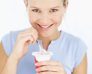 Jenis Yoghurt yang Aman & Baik Dikonsumsi Saat Diet