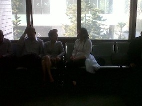 Jelang Sidang, Angie Akrab Berbincang dengan Miranda