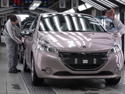 Di IIMS Peugeot Tampilkan 208