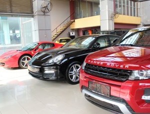 Mobil Mewah Nan Berkilau Kian Digemari