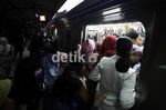 Oktober, Tarif KRL Commuter Line Naik Rp 2 Ribu