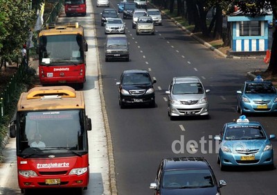 Sopir Ancam Mogok, TransJ Tetap Beroperasi