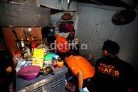 Tim INAFIS melakukan oleh TKP di kediaman M Thorik.