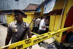 Polisi Bersenjata Jaga Rumah M Thorik