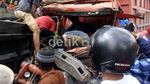 Evakuasi Sopir Korban Kecelakaan di Banyumas