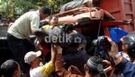 Evakuasi Sopir Korban Kecelakaan di Banyumas