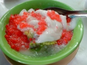 Dingin Manis Es Sekoteng dari Bandung