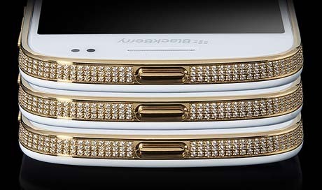 Parade Gadget Berlapis Emas & Bertabur Berlian