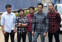 Teuku Wisnu & Friends saat ditemui di acara HUT TVRI ke-50, Jalan Gerbang Pemuda Senayan, Jakarta Selatan, Rabu (5/9/2012). (Gusmun/detikHot).