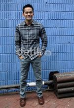 Kemeja Kotak-kotak Teuku Wisnu & Friends