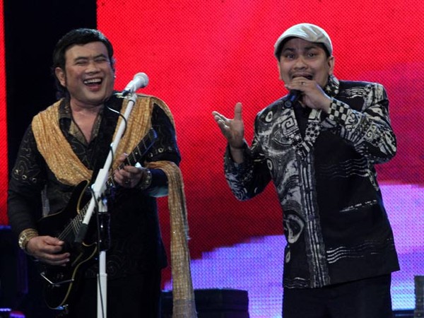 Aksi Kolaborasi Rhoma Irama & Tompi