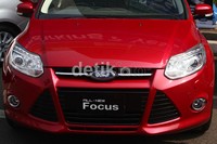 Bagian depan Ford Focus, wajahnya mengalami perubahan, seperti pada head lamp. Head lamp kini dipercantik dengan LED. Sementara head lamp-nya sendiri kini lebih lebar dengan HID.