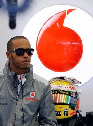 Hamilton Dikabarkan Merapat ke Mercedes, McLaren: Itu Tak Benar