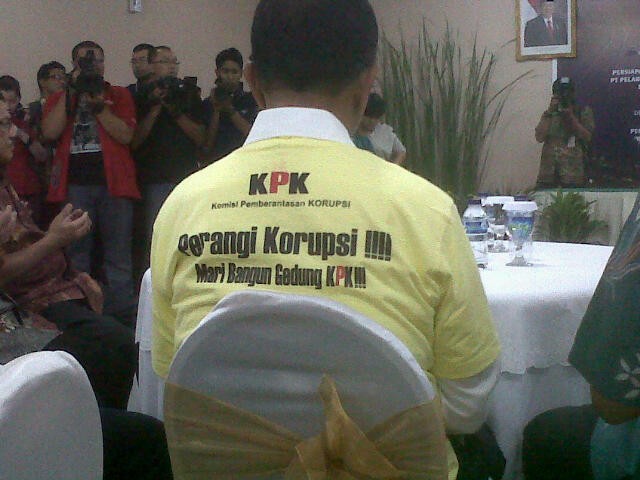 Dahlan Iskan Berkaos Perangi Korupsi di Acara BUMN