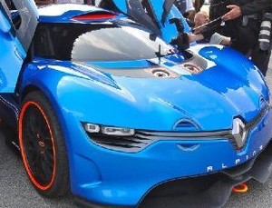 Mobil Renault Seksi ala Kimi Raikkonen