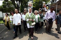 Partai Kedaulatan Bangsa Indonesia Baru (PKBIB) tiba di Komisi Pemilihan Umum (KPU), Jakarta.