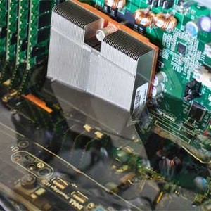 Cara Baru Mendinginkan Server: Direndam Minyak!