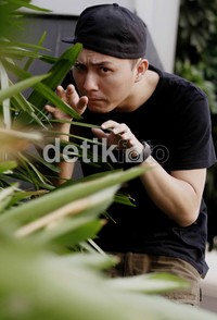 Lihat apa, Omesh?