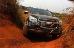Bermain Offroad Bareng Trailblazer