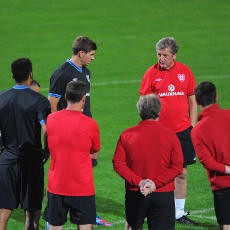 Hodgson Tak Risaukan Badai Cedera di Skuatnya
