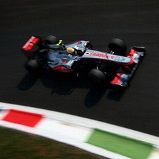 Hamilton Kuasai Sesi Kedua