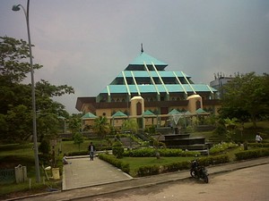 Masjid Piramida Ikon Kota Batam