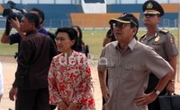 Wapres Boediono melihat dari dekat kondisi kompleks di Rumbai. Sebelumnya, Boediono juga mendatangi venue menembak yang pengerjaannya selalu mengalami hambatan. Lucas Aditya/detikSport.