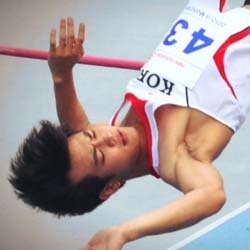 Saat Minho SHINee Jadi Atlet Lompat Tinggi