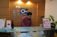 On Clinic merupakan klinik kesehatan seksual yang terapinya dilakukan oleh dokter dengan metode-metode ilmiah. Tidak ada yang kontroversial dari praktik yang dijalankannya, hanya saja iklannya yang dibintangi Ikang Fawzi membuat On Clinic begitu fenomenal dan senasib dengan Klinik Tong Fang yakni jadi lelucon di jejaring sosial. (Foto: detikHealth)