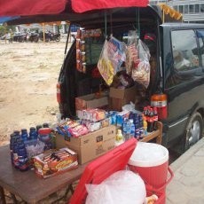 Mendulang Rupiah dari Bagasi Mobil
