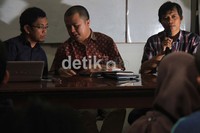 Mereka meminta badan kehormatan DPR untuk segera memanggil pimpinan banggar serta meminta klarifikasi terkait apa yang disampaikan oleh saksi dari kementerian keuangan dalam persidangan kasus korupsi DPID.