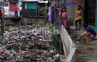 Bau tersebut membuat orang yang melintas merasa tidak nyaman.