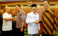 Pertemuan Jokowi-Foke tersebut dalam rangka pembahasan keamanan pemilihan umum kepala daerah (Pemilukada) DKI Jakarta.