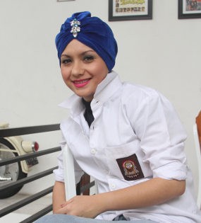 Pakai Seragam Sekolah, Viona Kenang Kenakalan Saat SMA