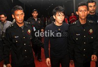 Pada Sabtu, (8/9/2012), Ariel, Lukman, Uki, David dan Reza datang memenuhi undangan di acara ulang tahun SCTV di MEIS, Ancol. Ariel pun dikawal ketat. Gus Mun/detikHot.