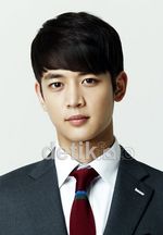 Saat Minho SHINee Jadi Atlet Lompat Tinggi