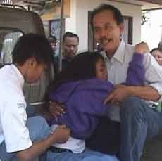 Puluhan Siswa SMU 1 Jember Kesurupan