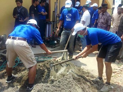 Kerja Bakti ala Karyawan Ford