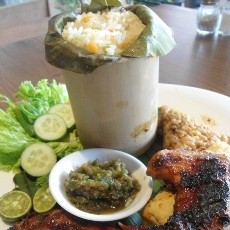 Uniknya Cita Rasa Nasi Bambu Kukus
