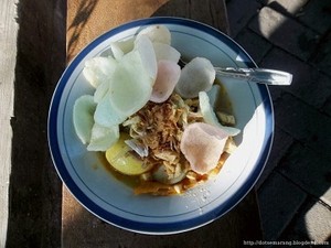 Lontong Opor Dekat Gerbang Undip Peleburan