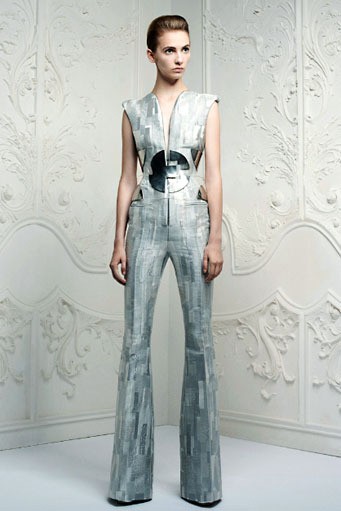 Alexander McQueen, Resort 2013. Paris Fashion Week 2013. [dok. Alexander McQueen]