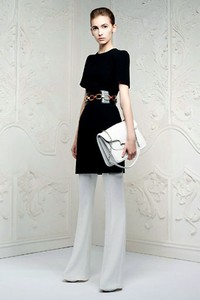 Alexander McQueen, Resort 2013. Paris Fashion Week 2013. [dok. Alexander McQueen]