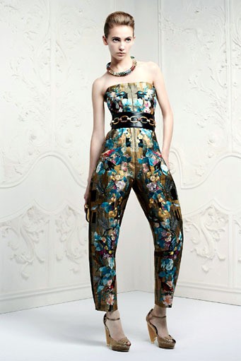 Alexander McQueen, Resort 2013. Paris Fashion Week 2013. [dok. Alexander McQueen]