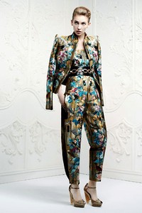 Alexander McQueen, Resort 2013. Paris Fashion Week 2013. [dok. Alexander McQueen]