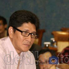 Mirwan Amir Diperiksa KPK Bersama Olly Dondokambey